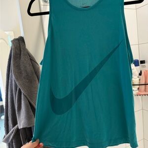 Nike Green Sleeveless Tank Top Athletic Performance